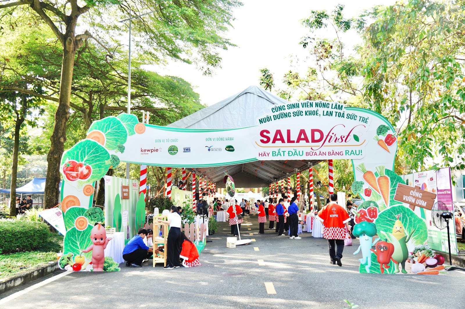 THÓI QUEN ĂN RAU CỦ CỦA NGƯỜI VIỆT: SỰ KIỆN SALAD FIRST GÓP PHẦN THAY ĐỔI NHẬN THỨC GIỚI TRẺ