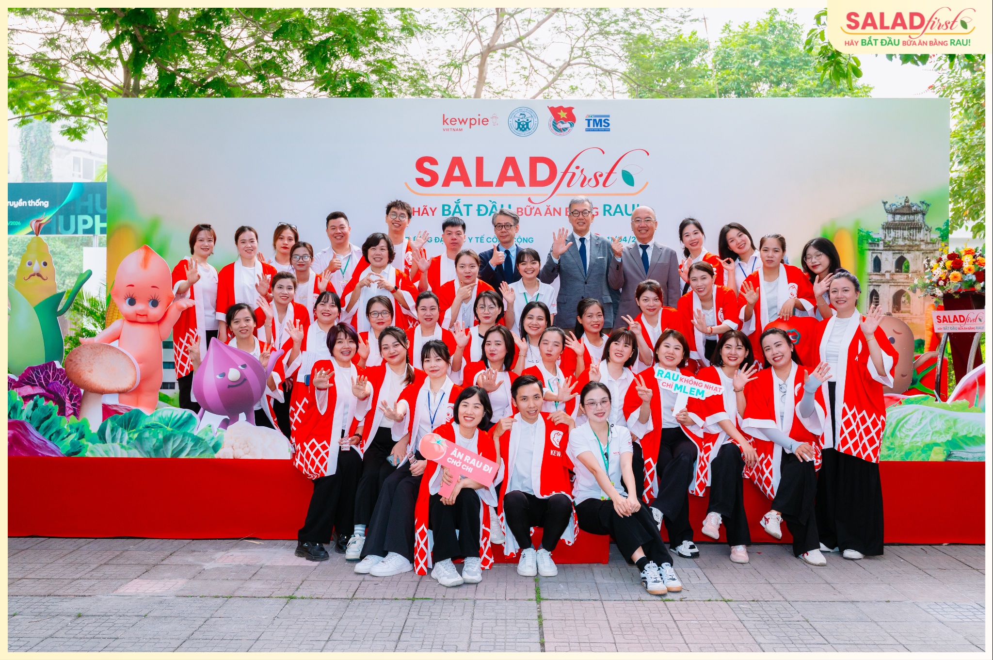 Check ngay ảnh xịn tại Salad First 11/04: Bạn có trong khung hình không?